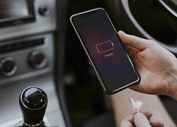 Điều nhiều người chưa hiểu khi sạc điện thoại trên xe hơi