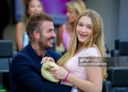 Harper Beckham thành thiếu nữ thật rồi: Không còn thích bố hôn môi, chụp ảnh cũng giữ khoảng cách vừa phải