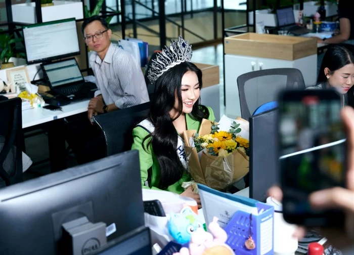 Hoa hậu Phương Linh rời vị trí chuyên viên công nghệ sau đăng quang