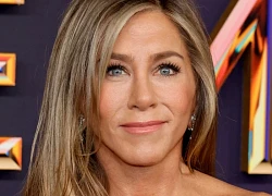 Jennifer Aniston hạnh phúc bên tình mới
