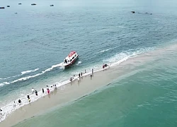 Kỳ thú con đường trên biển tại đảo Cá Chép