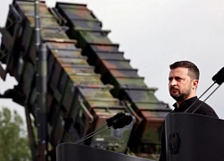 Mỹ chuyển vũ khí cho Ukraine qua NATO: Chiến lược mới hay động thái cấp bách?
