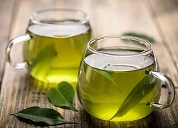 Những người nên hạn chế uống nước chè xanh