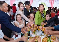 Sát giờ nhập tiệc, cỗ cưới vẫn chưa đến, cô dâu Quảng Trị lo sốt vó và cái kết