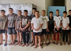 Tạm giữ 14 đối tượng đi xe máy, dùng dao chém 2 người đi đường