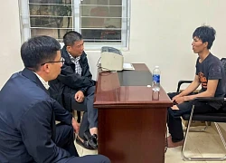 Thanh niên nghi 'ngáo đá' rút dao uy hiếp nữ chủ quán tạp hóa