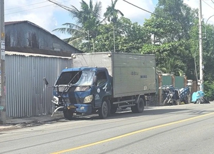 TP.HCM: Tai nạn liên hoàn ở xã Xuân Thới Sơn, 2 người bị thương nặng