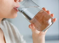 Uống đủ 2 lít nước mỗi ngày có 6 lợi ích vàng cho sức khỏe