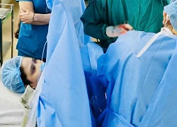 Em bé "quý" nguy kịch trong bào thai đón sự sống nhờ ca mổ đặc biệt