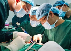 Hoại tử đầu do biến chứng zona thần kinh
