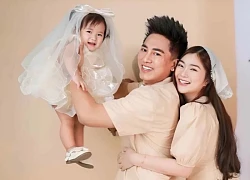 Hơn triệu người xem con gái Châu Khải Phong khóc tiễn bố đi diễn, ai cũng xuýt xoa: Con gái nhỏ như chiếc áo bông