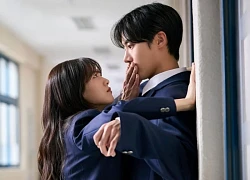 Lần đầu có mỹ nhân được khen "lấy sắc đẹp bù cho trí thông minh", không biết nên vui hay buồn!?