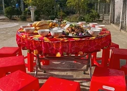 Mâm cỗ miền Tây bày đủ món nhưng vắng người ngồi, biết lý do ai cũng xúc động