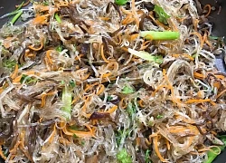 Mẹo xào miến không bị dính