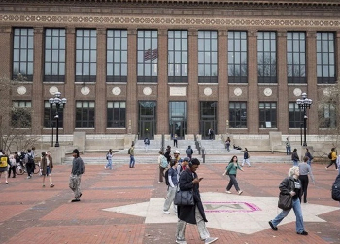 Mỹ 'soi' Đại học Michigan sau vụ mang vật liệu sinh học trái phép từ Trung Quốc