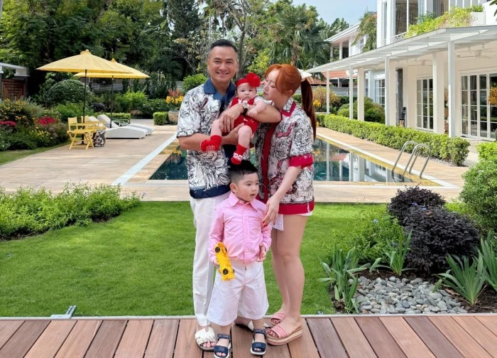 Nam nghệ sĩ đình đám rời showbiz Việt, giờ là đại gia, giám đốc bảo tàng, sống giàu sang bên vợ 3
