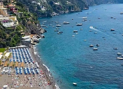 Positano 'ngôi làng bậc thang' bên bờ biển nước Ý