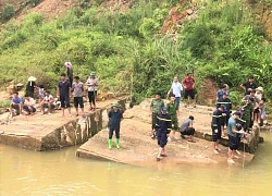 Vụ người phụ nữ đi cho vịt ăn bị lũ cuốn: 22 giờ tìm kiếm chưa có kết quả