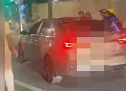Xác minh vụ ô tô va chạm với xe máy rồi bỏ chạy ở Hà Nội