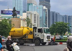 Xe bồn cán chết người phụ nữ ở vòng xoay Công trường Mê Linh