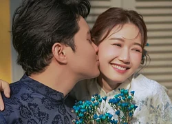 Cặp nhạc sĩ - diễn viên Vbiz vi vu du lịch, đàng trai "vất vả" làm 1 việc nhìn là biết cưng vợ cỡ nào!