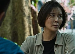 Chết điếng khi phát hiện cứ sáng mùng Một, mẹ chồng tôi thắp hương xong, cũng có người đàn ông lạ mặt đến bấm chuông và bà sẽ dúi tiền cho