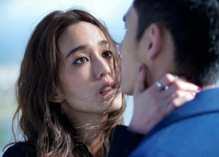Cứ tưởng mình có phước lấy được vợ đẹp, ngờ đâu họ hàng lại lên án gay gắt