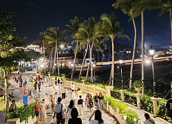 Du khách mãn nhãn với pháo hoa và show diễn Kiss of The Sea