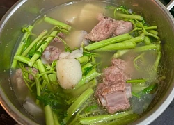 Loại rau 10.000 đồng/bó nhưng chỉ nhặt được 1 "nhúm": Ở nước ngoài có tiền cũng chưa chắc mua được!