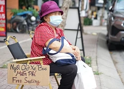 Một chủ quán nước ở TP.HCM âm thầm đặt hai chiếc ghế bên đường mỗi sáng, cùng tấm bảng nhỏ ai nhìn cũng thấy mê!