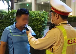 Nam tài xế ở Hà Nội vi phạm nồng độ cồn vì người yêu hỏi: 'Anh có yêu em không?'