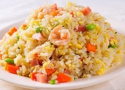 Người đàn ông 50 tuổi nguy kịch sau khi ăn cơm rang trứng