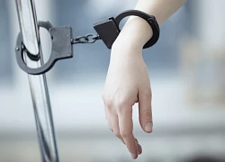 Nữ giáo viên Hà Nội nhận hơn nửa tỷ đồng chạy việc, người quen vô tình 'đền đạn'