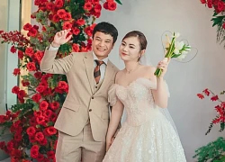 "Ronaldo Việt Nam" cưới vợ, visual cô dâu sáng bừng, dàn cầu thủ Xuân Trường, Tiến Dũng chúc mừng