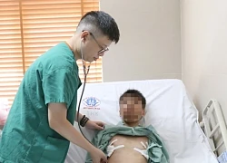 Bé trai 12 tuổi tự ti vì lồng ngực nhô cao như 'ức gà'
