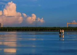 Bình minh siêu thực trên biển vô cực Hưng Yên