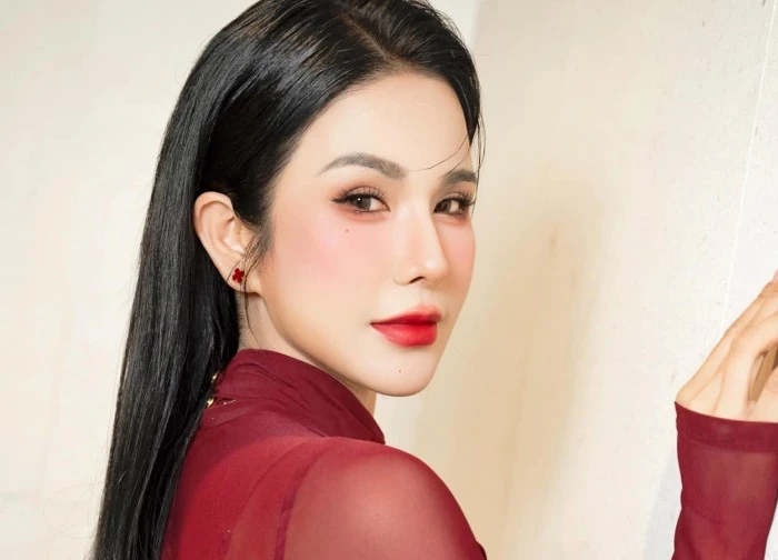 Diệp Lâm Anh thẳng tay chia sẻ hình ảnh NTK Công Trí bị bắt: "Cây ngay không sợ chết đứng"