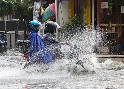 Hàng nghìn người Philippines sơ tán do lũ lụt sau bão Wipha