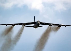 Máy bay chở khách Mỹ suýt đâm phải "pháo đài bay" B-52