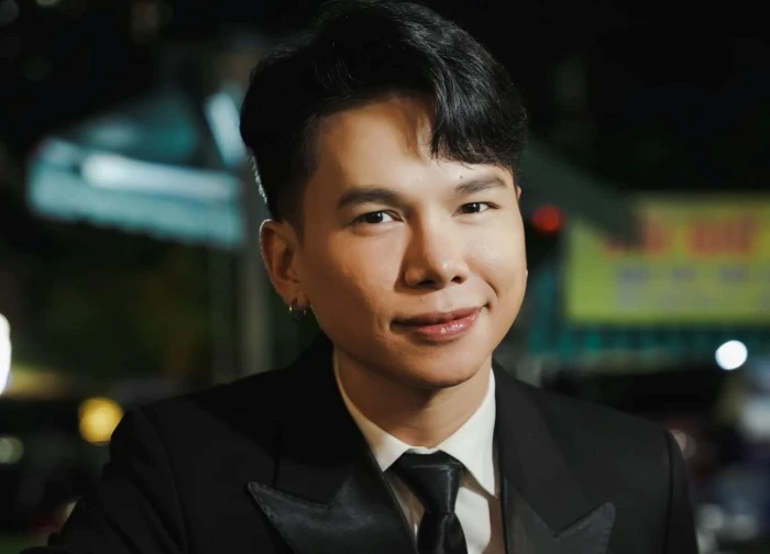 Nam ca sĩ Việt khổ sở vì thẩm mỹ hỏng: Mặt biến dạng, phải ở ẩn một thời gian