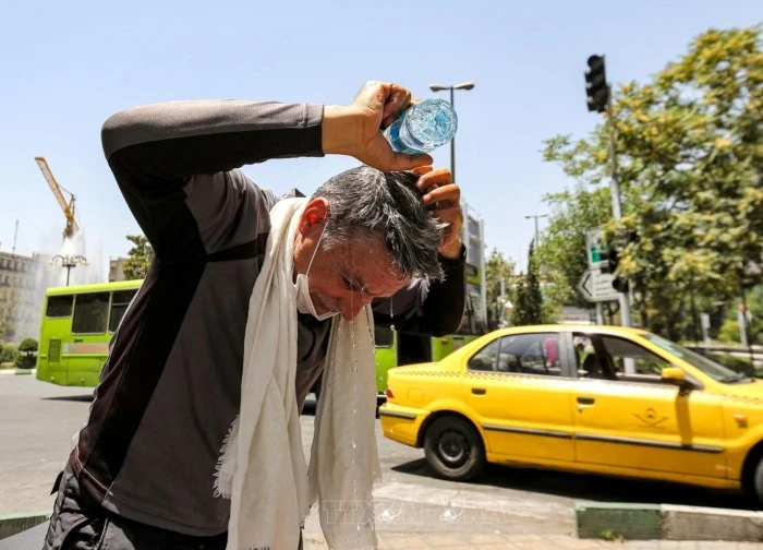 Người dân Tehran được 'nghỉ lễ khẩn cấp' do khủng hoảng nước và nắng nóng kỷ lục