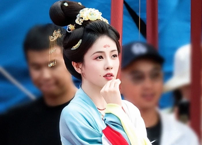 Tạo hình của Bạch Lộc bị chê bai, so sánh với Dương Tử