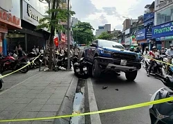 Vụ tông xe kinh hoàng ở Hà Nội: Tài xế vừa mua xe, nổ máy thì bất ngờ xe bán tải chồm lên...