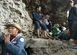 45 nhân viên đền Preah Vihear mắc kẹt gần hai ngày giữa xung đột