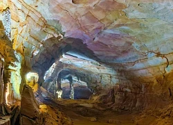 Đi thuyền khám phá 4.500m lòng động Phong Nha
