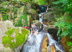 Tắm suối ở Bảy Núi
