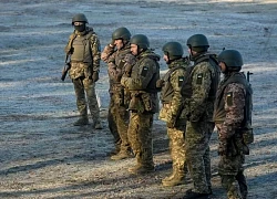 Ukraine gia hạn tình trạng thiết quân luật và lệnh tổng động viên