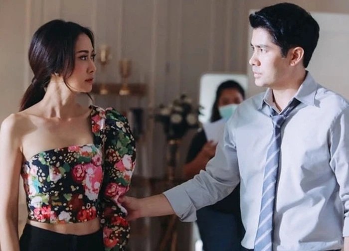 Vợ tôi mua váy vài triệu đồng nhưng lại để con khóc vì... mặc đồ cũ rách