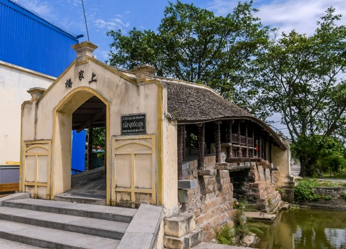 3 cây cầu ngói hàng trăm năm tuổi ở Ninh Bình khiến du khách mê mẩn