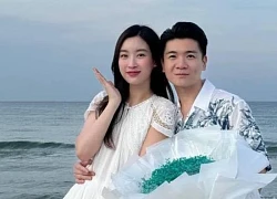 Anh chồng gọi Đỗ Mỹ Linh là "bé" cực dịu, hé lộ cuộc sống làm dâu hào môn của Hoa hậu "nghèo nhất Việt Nam"
